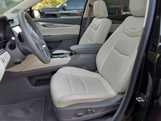 Used 2024 Cadillac XT5 Premium Luxury w/ LPO, Floor Liner Package AWD/4WD image 21