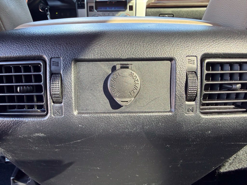 Used 2018 Toyota Tundra Limited w/ Limited Premium Package AWD/4WD image 27