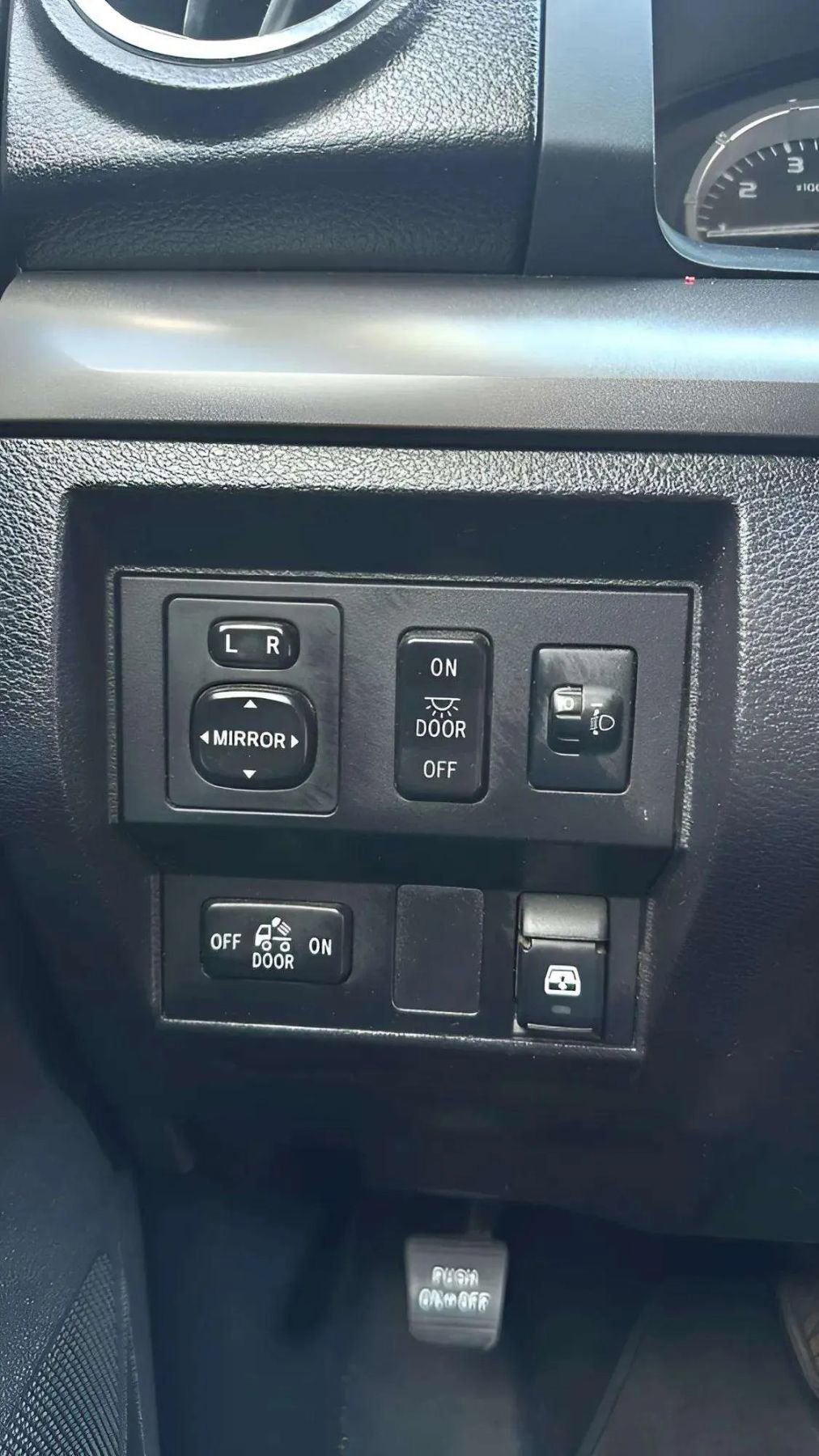 Used 2015 Toyota Tundra SR5 image 30