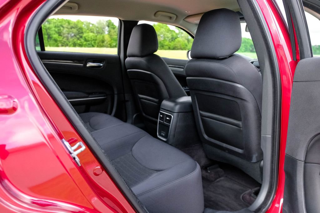 Used 2019 Chrysler 300 Touring w/ Sport Appearance Package image 39