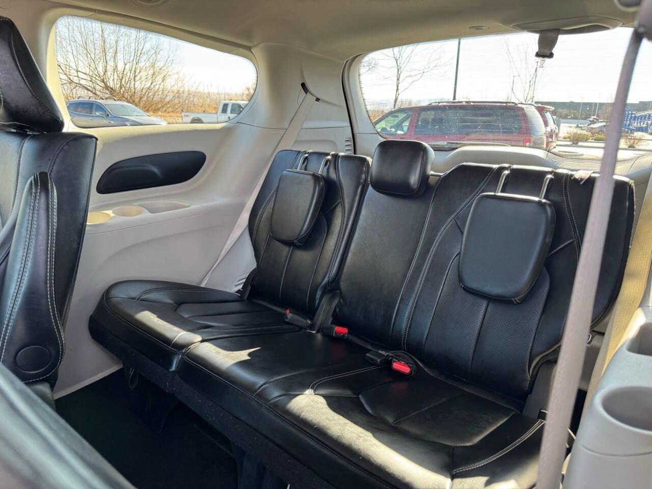 Used 2024 Chrysler Pacifica Limited image 33