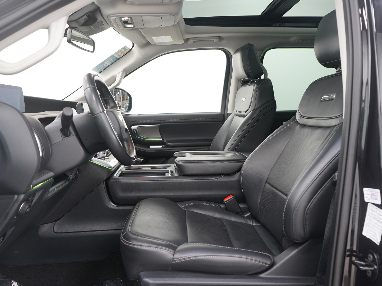 Used 2025 Ford Expedition Platinum AWD/4WD image 28