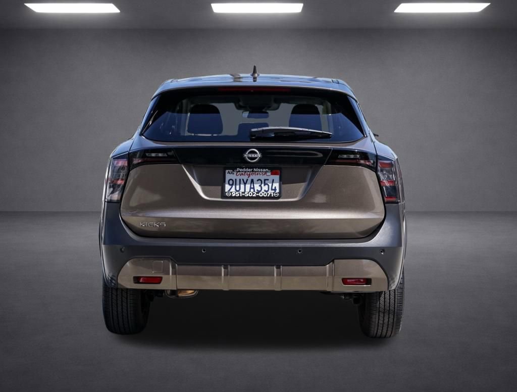 Used 2025 Nissan Kicks SV FWD image 5