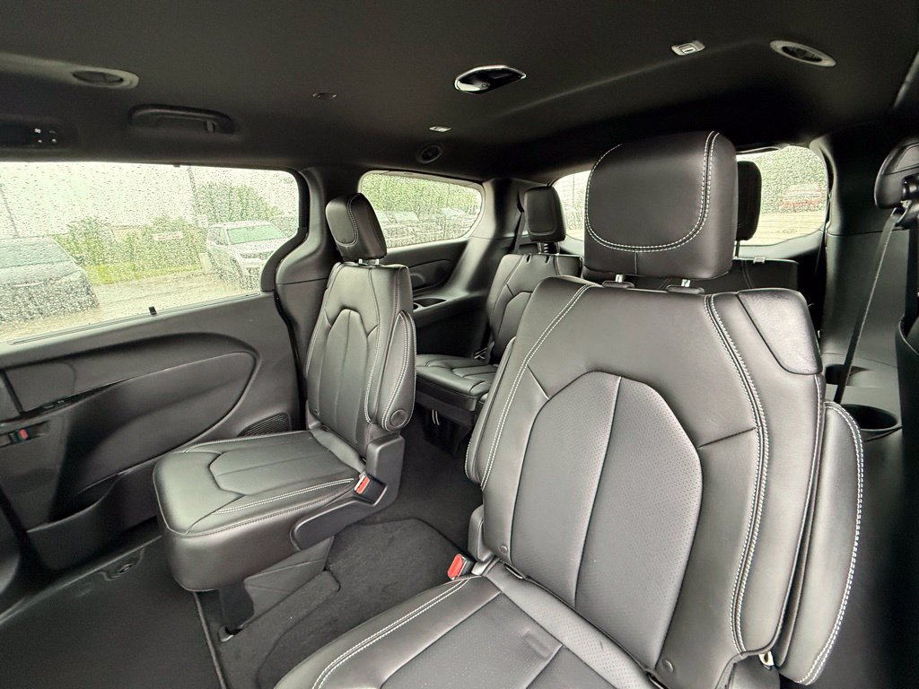 New 2027 Chrysler Pacifica Select w/ Family Tech Group FWD image 24