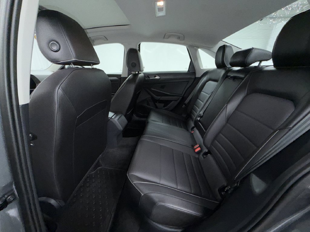 Used 2024 Volkswagen Jetta SE FWD image 28