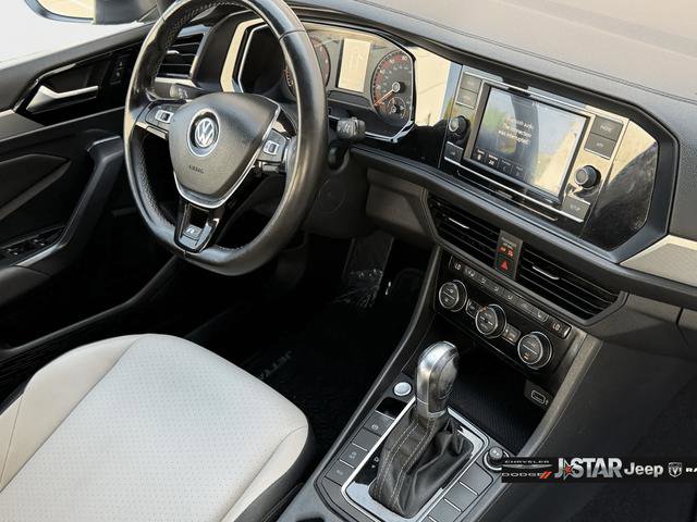 Used 2019 Volkswagen Jetta R-Line w/ R-Line Cold Weather Package FWD image 23