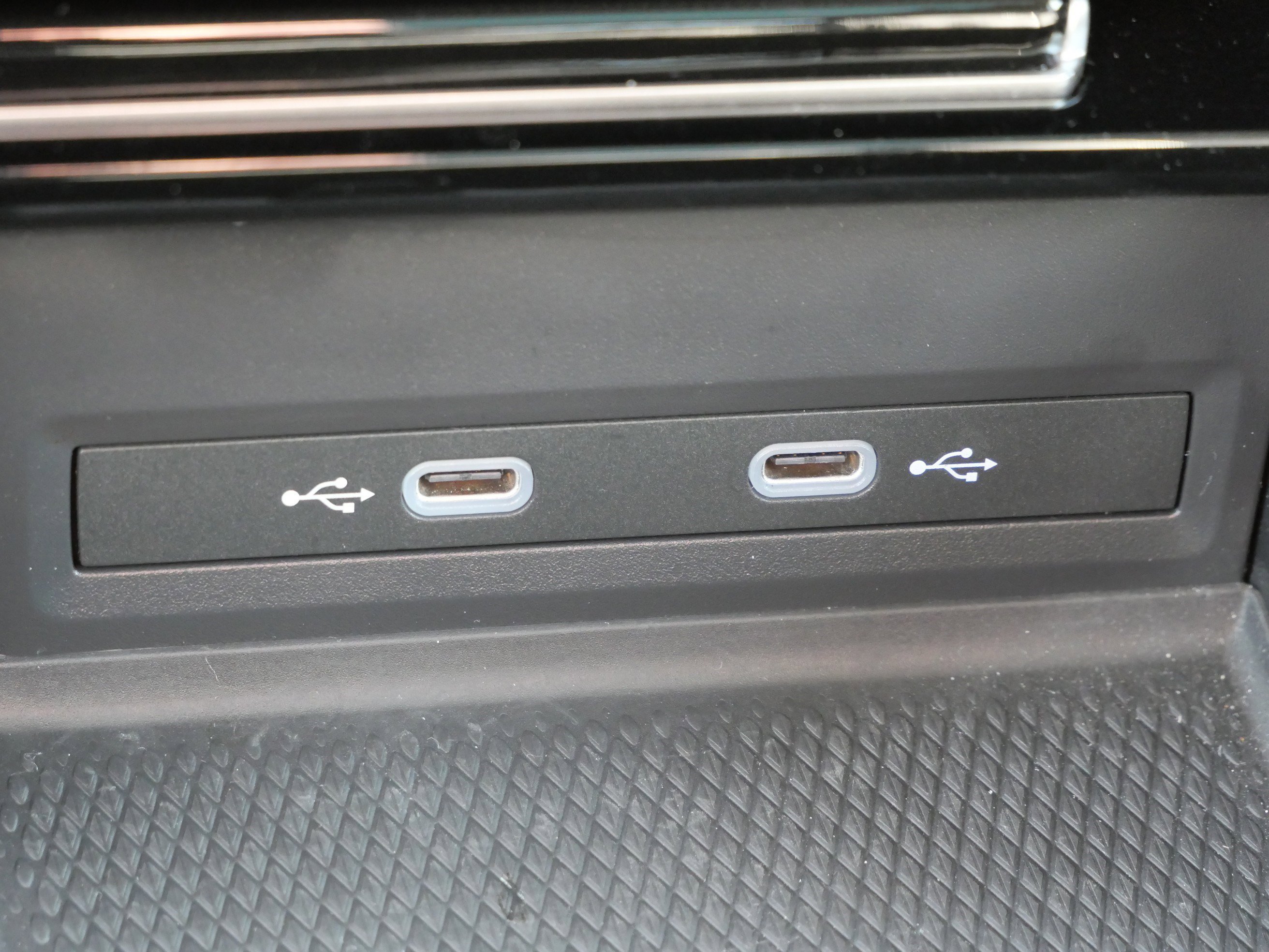 Certified 2024 Volkswagen Atlas SEL Premium R-Line image 29