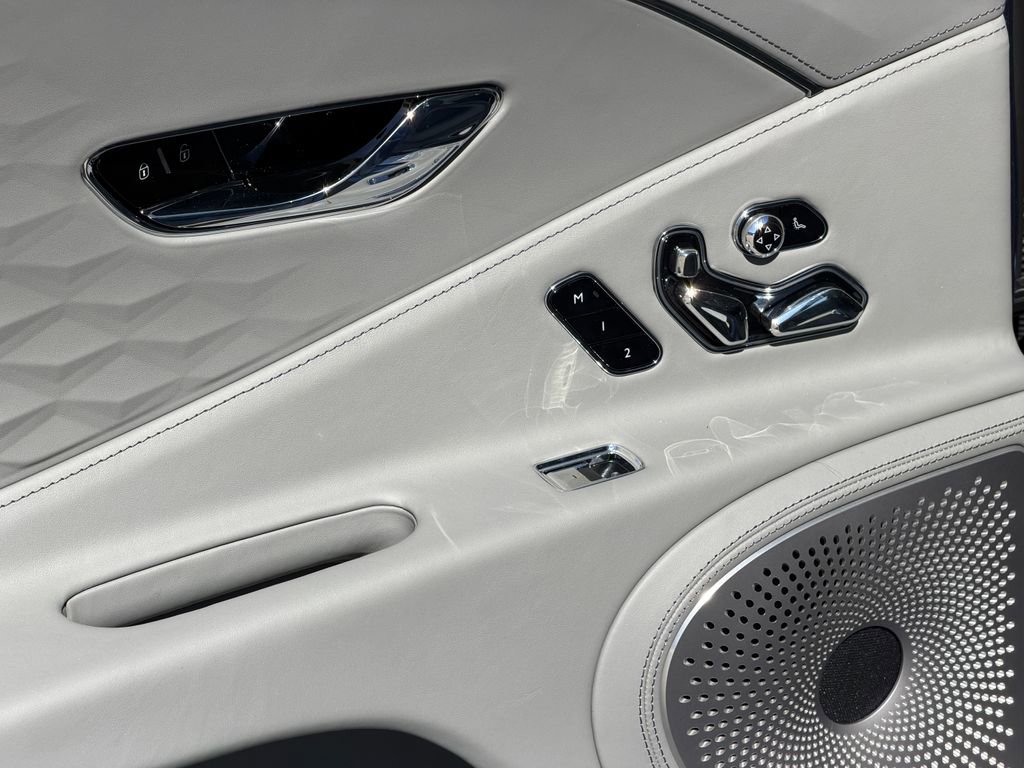 New 2025 Bentley Flying Spur Plug-In Hybrid image 41