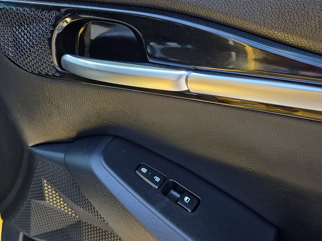 Used 2023 Kia Seltos Nightfall Edition image 14