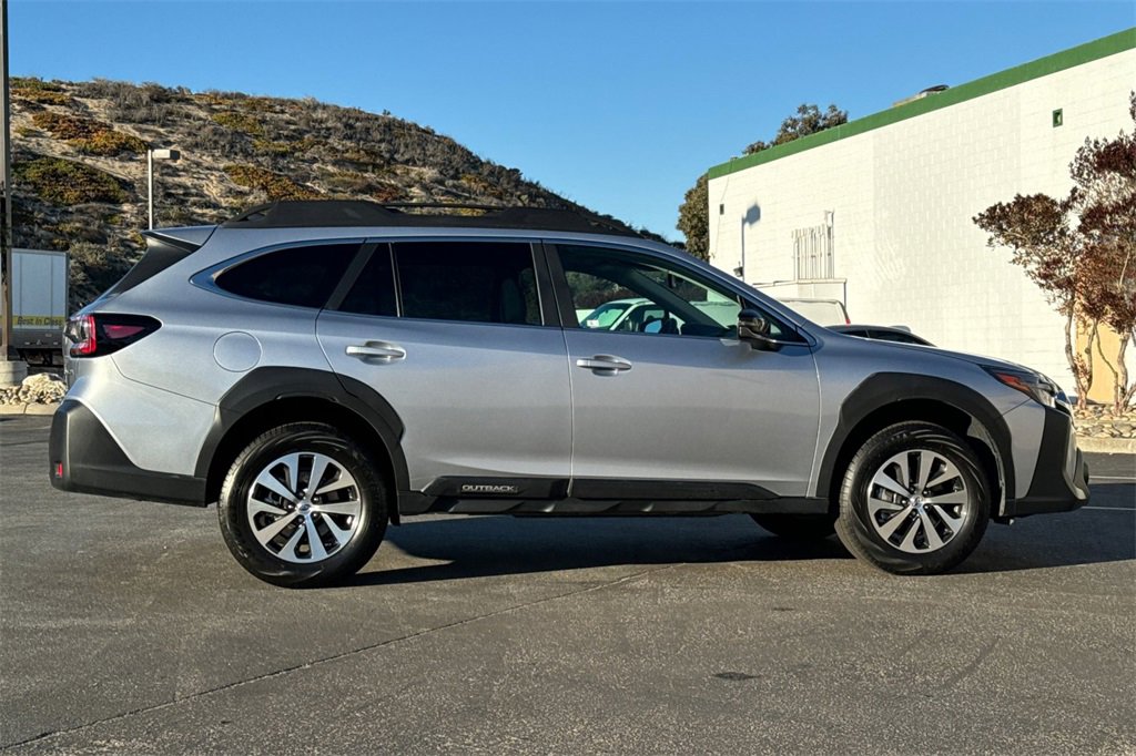 Used 2025 Subaru Outback Premium w/ Popular Package #1A image 3