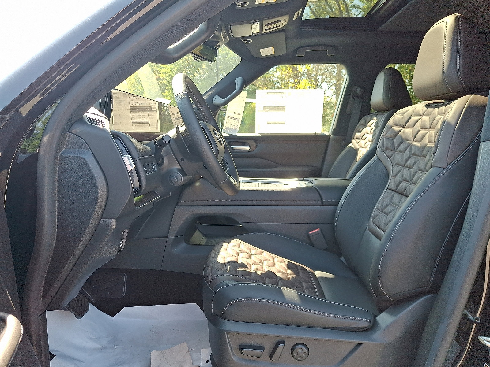 New 2026 Nissan Armada Platinum image 6