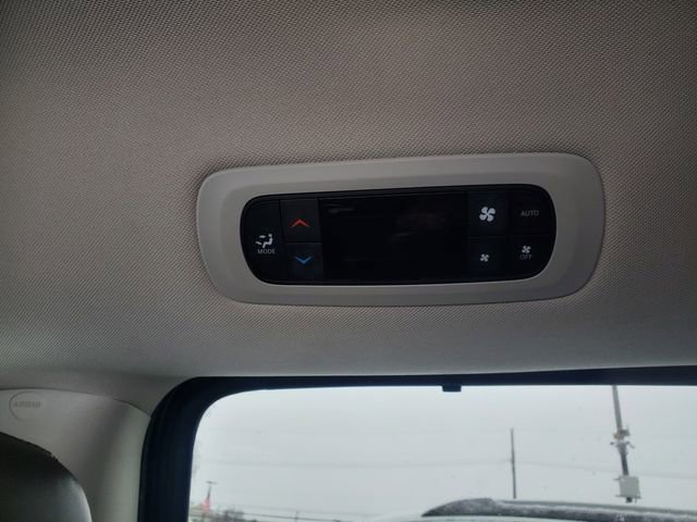 Certified 2024 Chrysler Pacifica Touring-L image 24