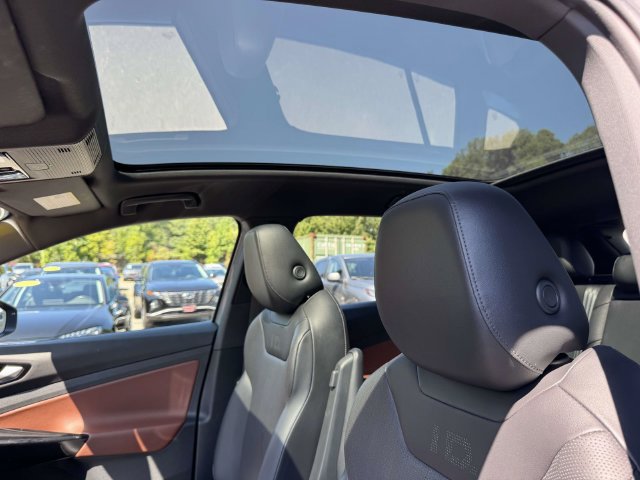 Used 2021 Volkswagen ID.4 Pro S w/ ID.4 Protection Package RWD image 2
