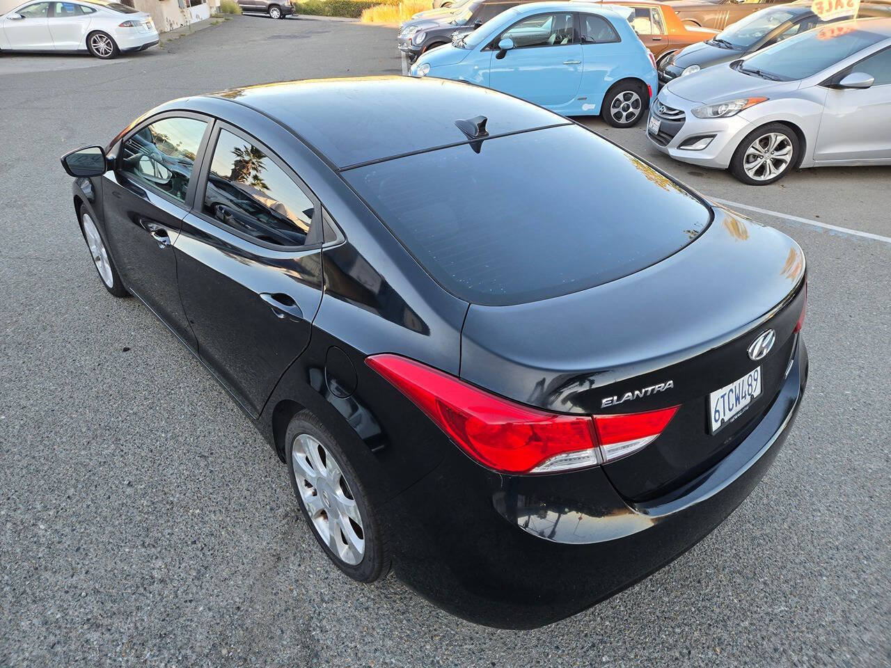 Used 2012 Hyundai Elantra Limited w/ Technology Pkg 5 FWD image 17