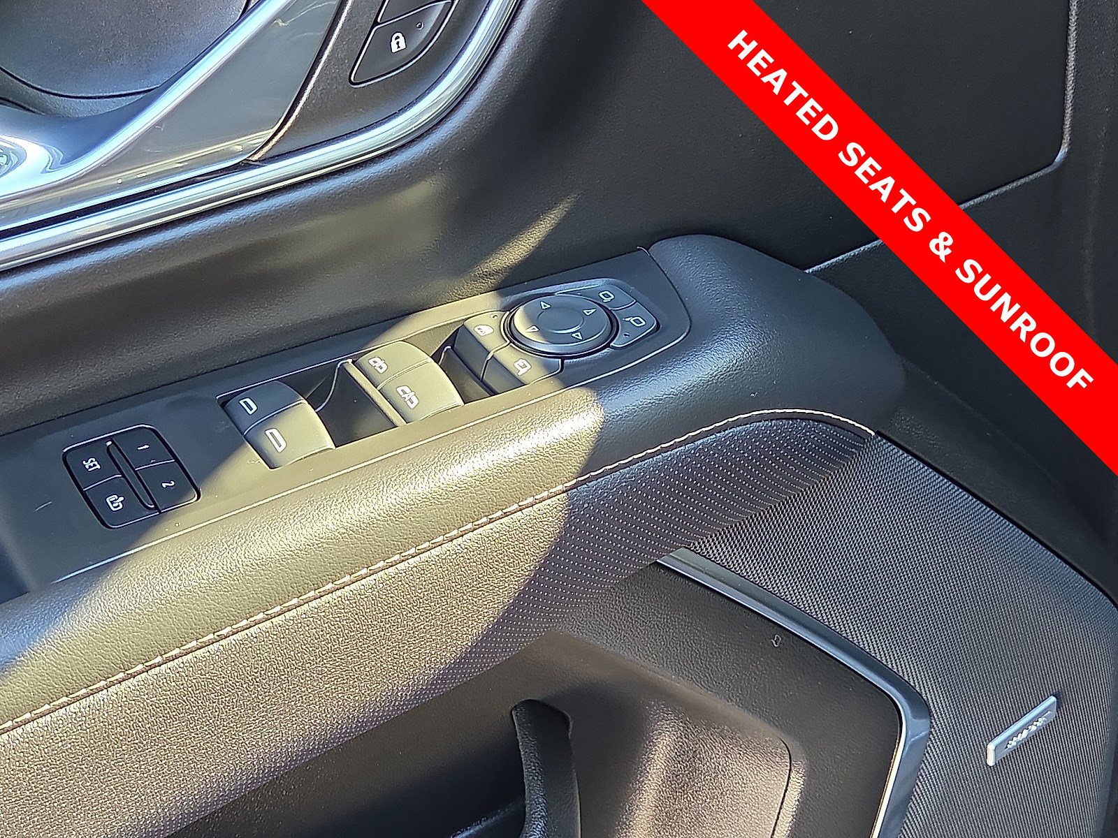 Used 2023 GMC Yukon SLT w/ SLT Luxury Package image 15