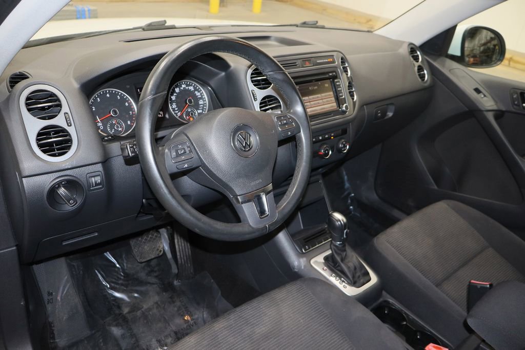 Used 2015 Volkswagen Tiguan S image 23