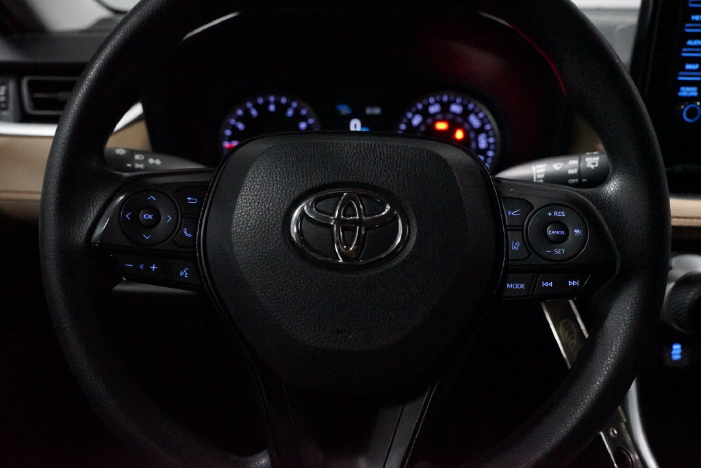 Certified 2020 Toyota RAV4 LE FWD image 12