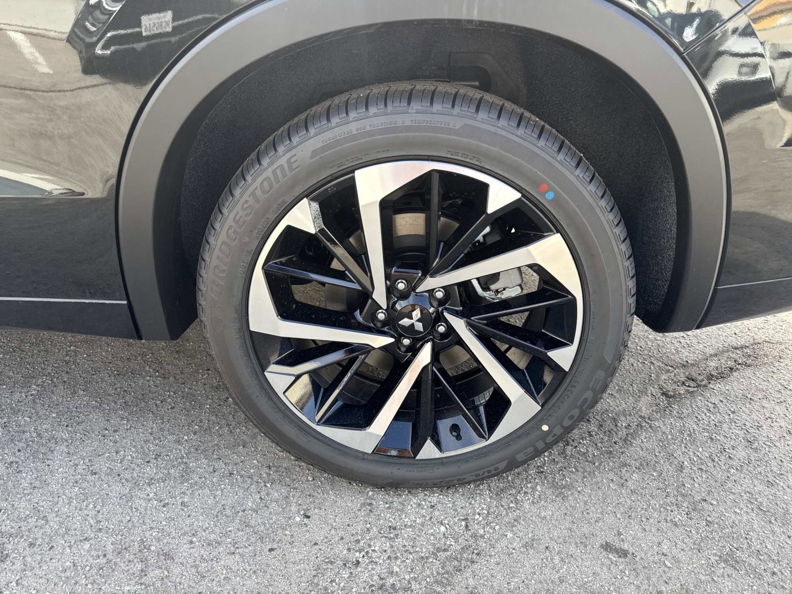 New 2025 Mitsubishi Outlander SEL image 8