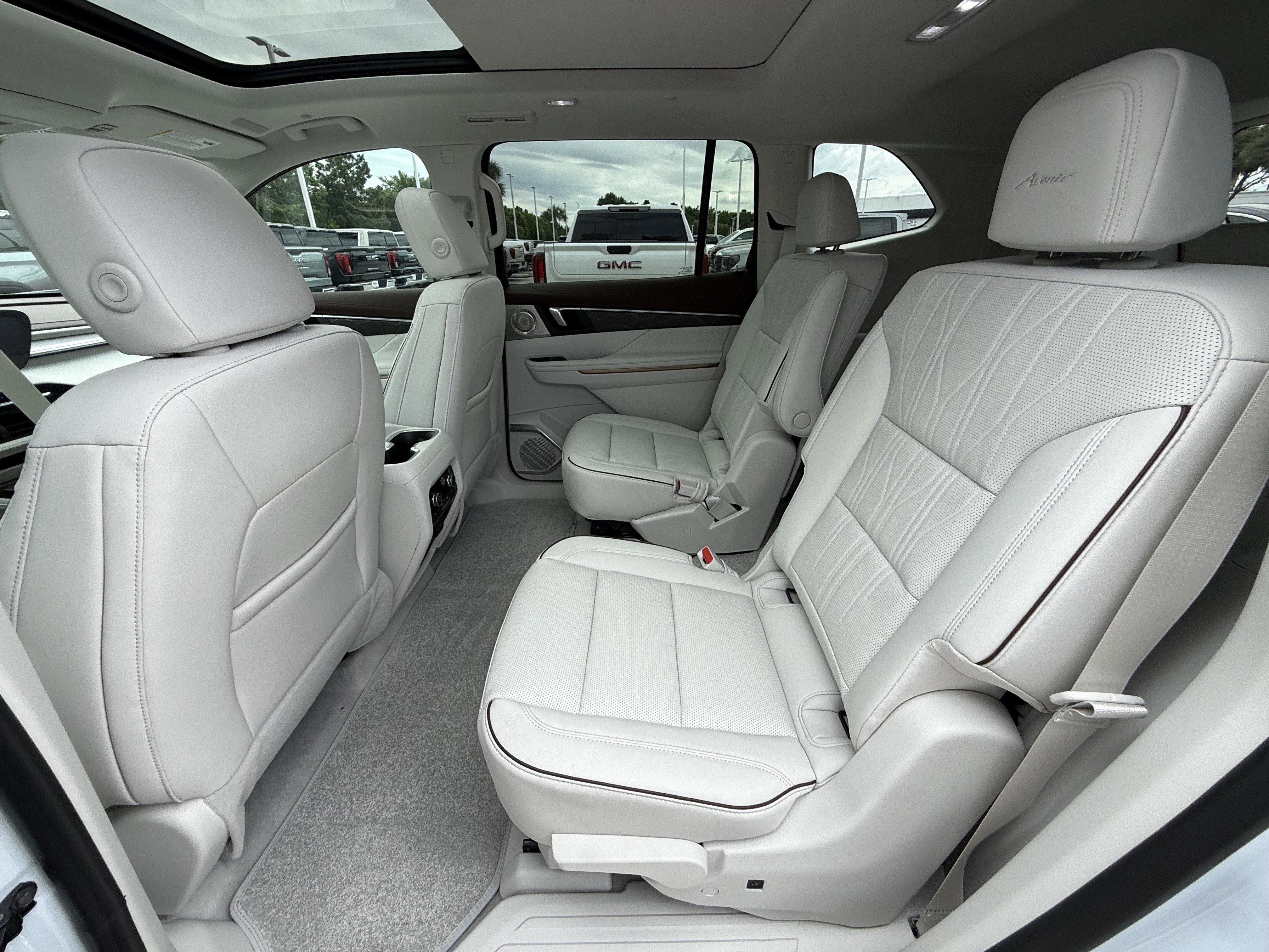 New 2026 Buick Enclave Avenir w/ Super Cruise Package FWD image 17