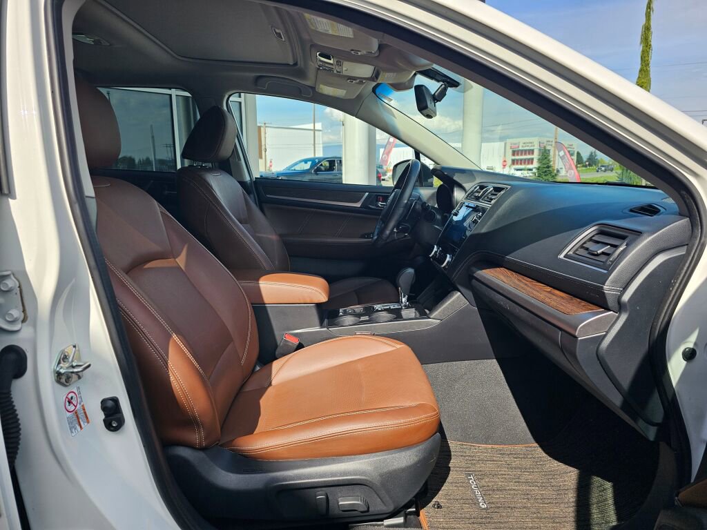 Used 2019 Subaru Outback 2.5i Touring w/ Popular Package #3A AWD/4WD image 11