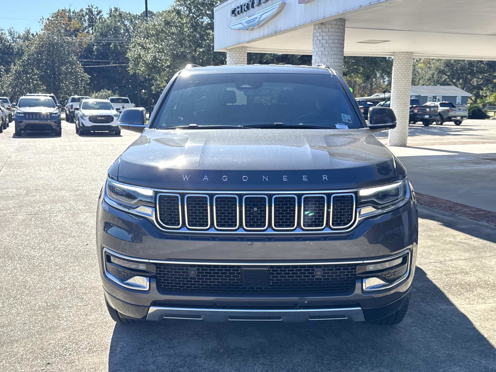 Used 2022 Jeep Wagoneer Series III w/ Convenience Group I image 2