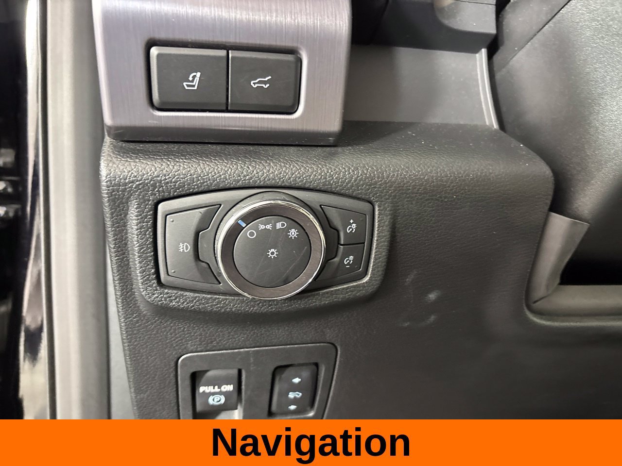 Used 2019 Ford Expedition Platinum AWD/4WD image 12