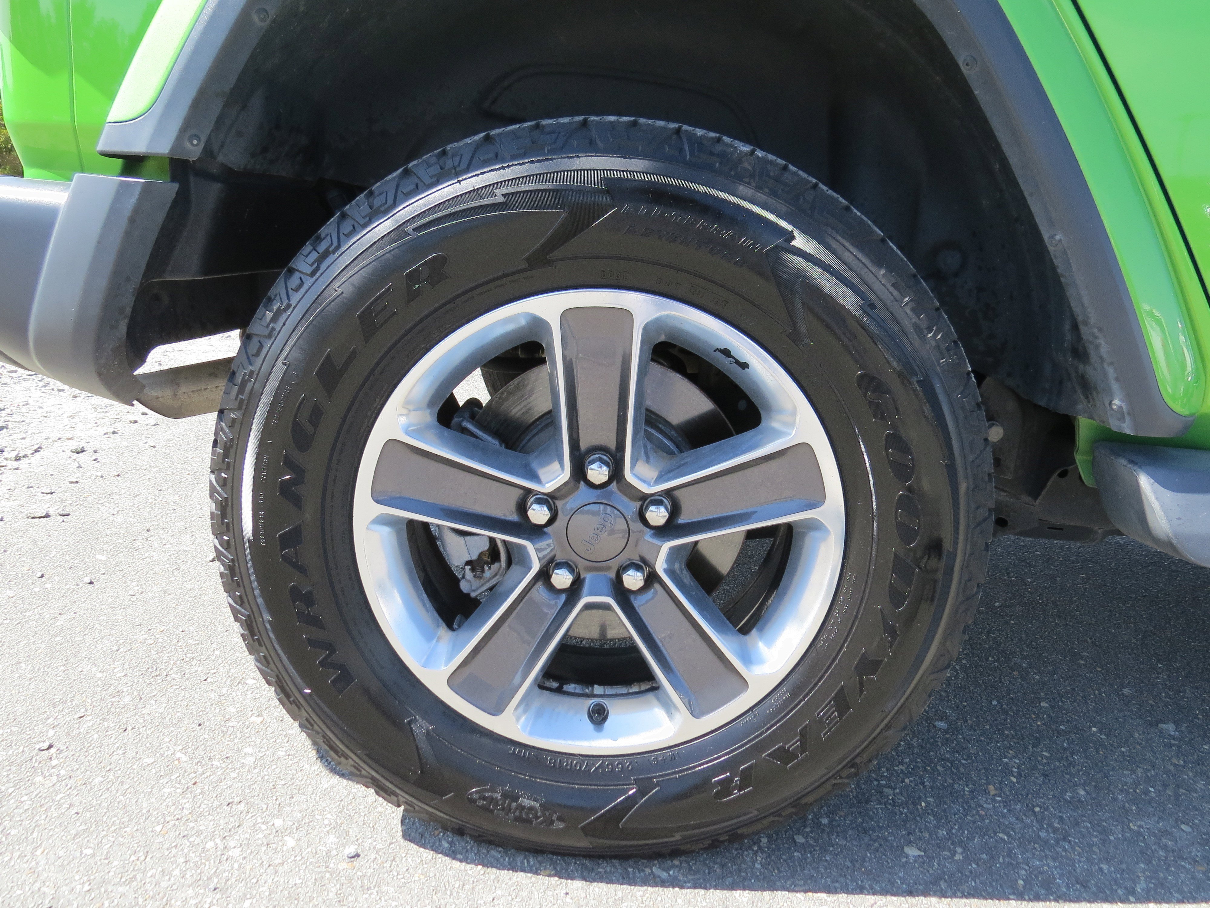 Used 2019 Jeep Wrangler Unlimited Sahara w/ Safety Group image 12