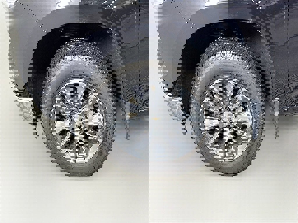 Used 2024 Chevrolet Silverado 1500 LT image 23