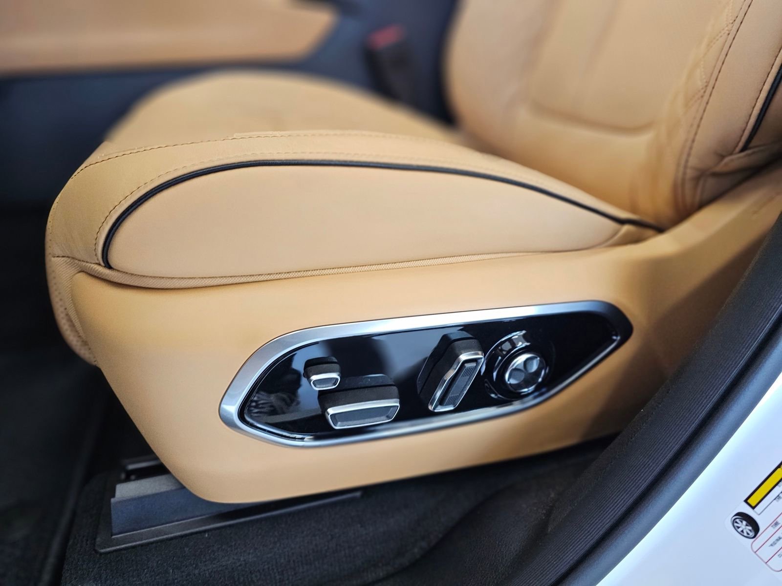 New 2026 Jeep Grand Cherokee Summit image 20