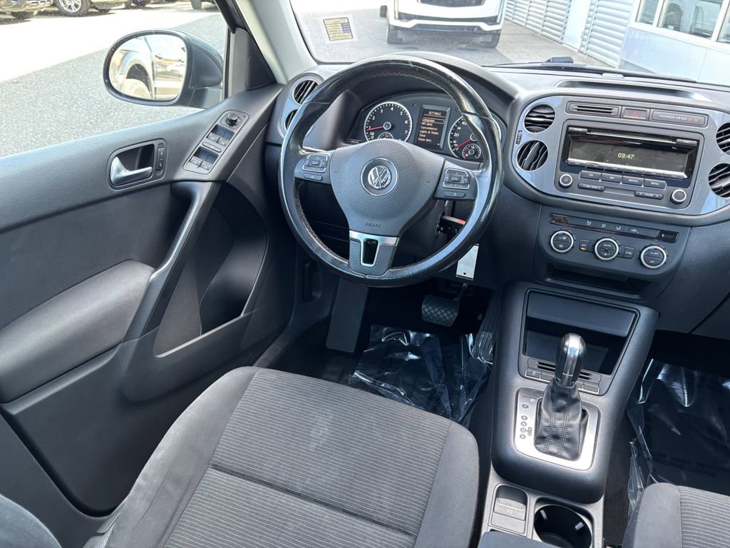 Used 2013 Volkswagen Tiguan S image 20