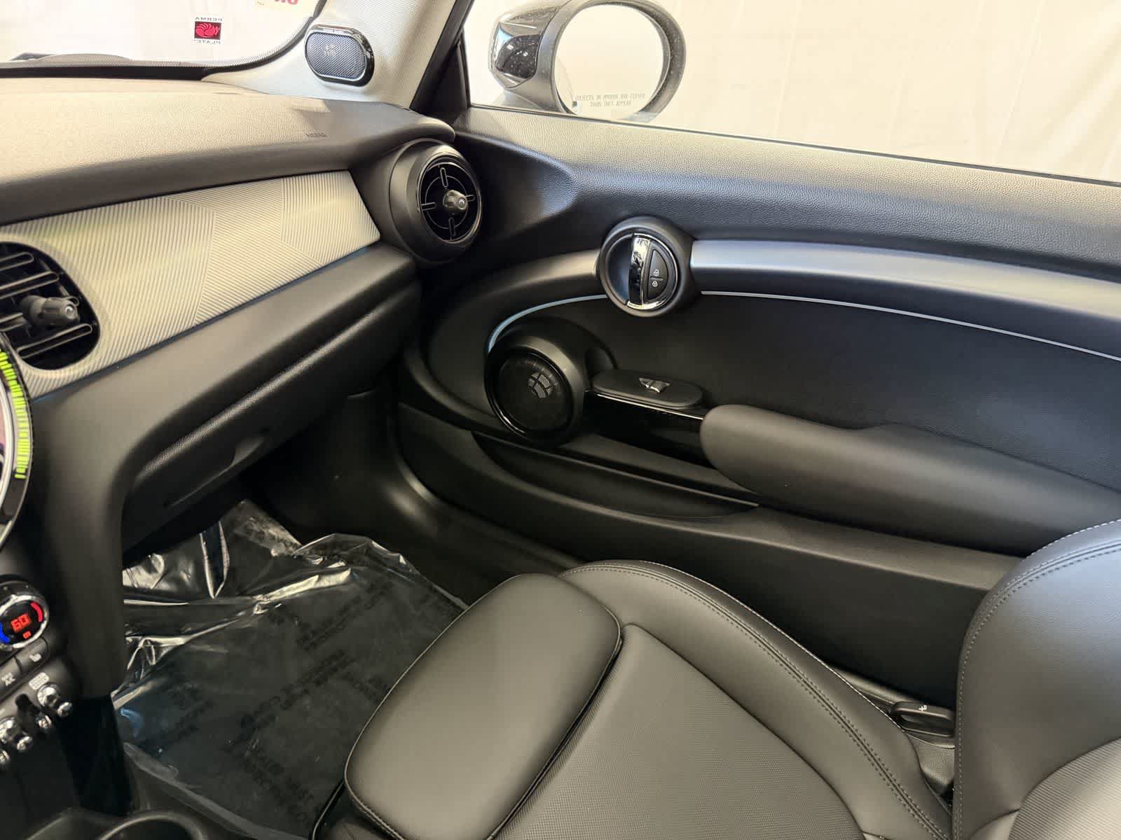 Used 2024 MINI Cooper SE FWD image 23