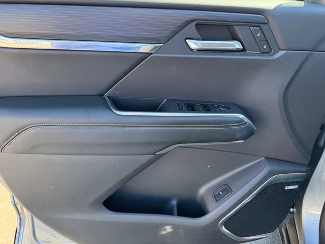 Certified 2025 GMC Acadia Elevation AWD/4WD image 16