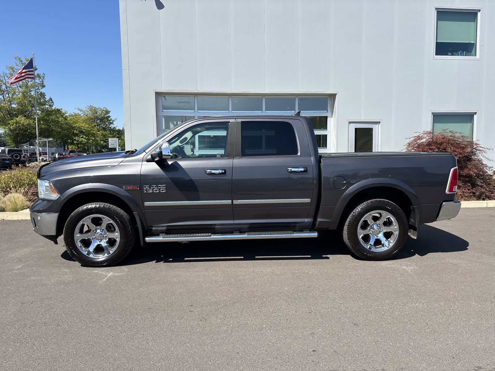 Used 2016 RAM 1500 Laramie w/ Convenience Group AWD/4WD image 2