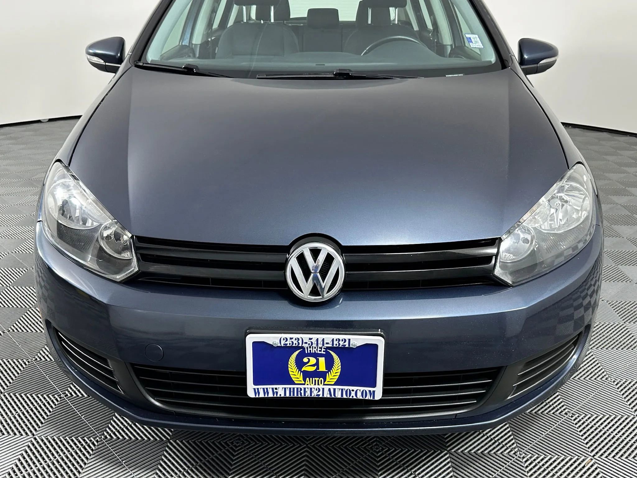Used 2013 Volkswagen Golf 4-Door image 2