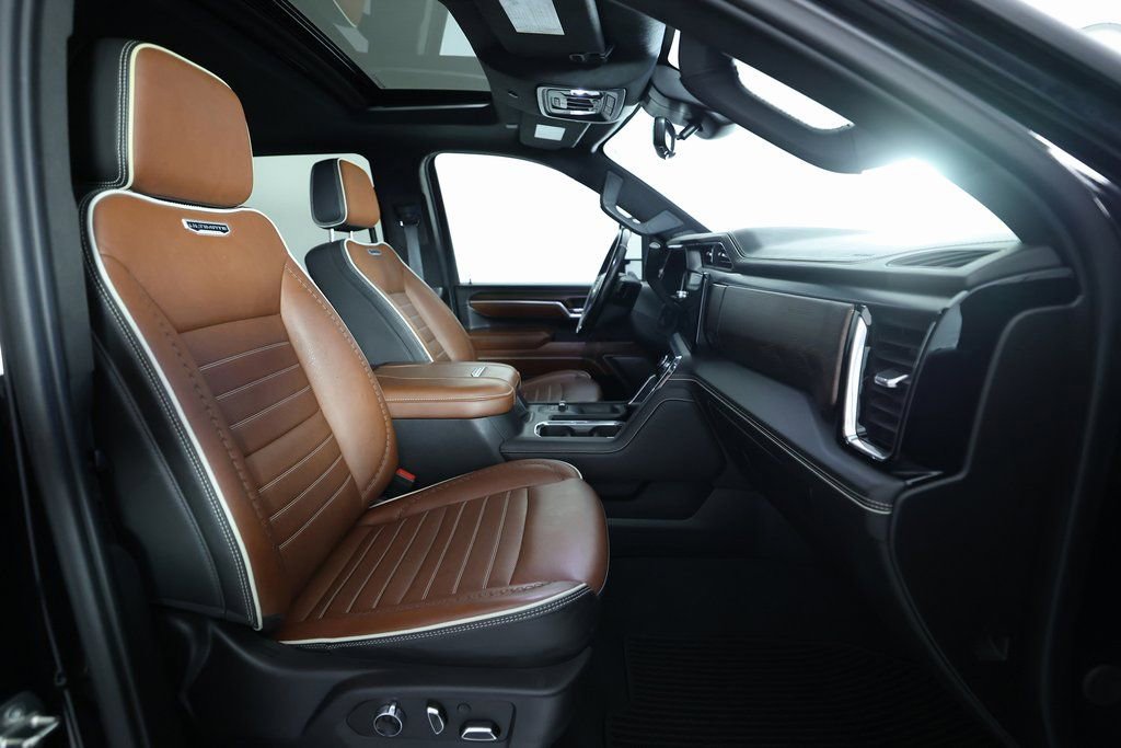 Used 2024 GMC Sierra 3500 Denali Ultimate image 16