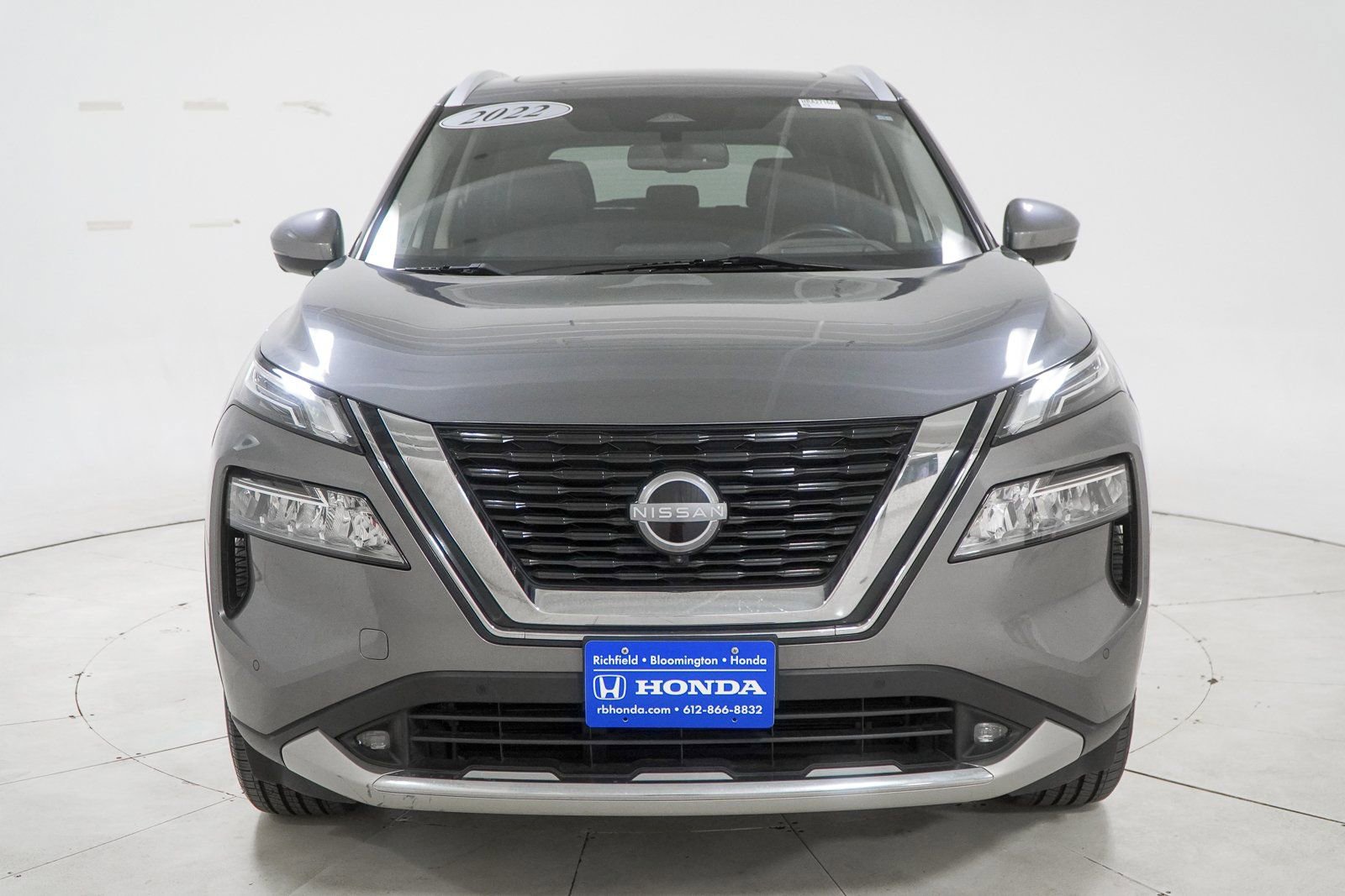 Used 2022 Nissan Rogue Platinum w/ Head-Up Display Package image 3