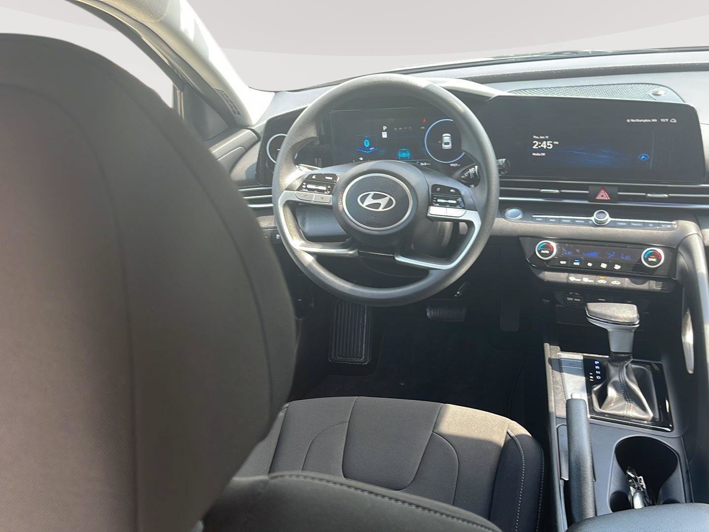 Certified 2024 Hyundai Elantra SEL FWD image 23