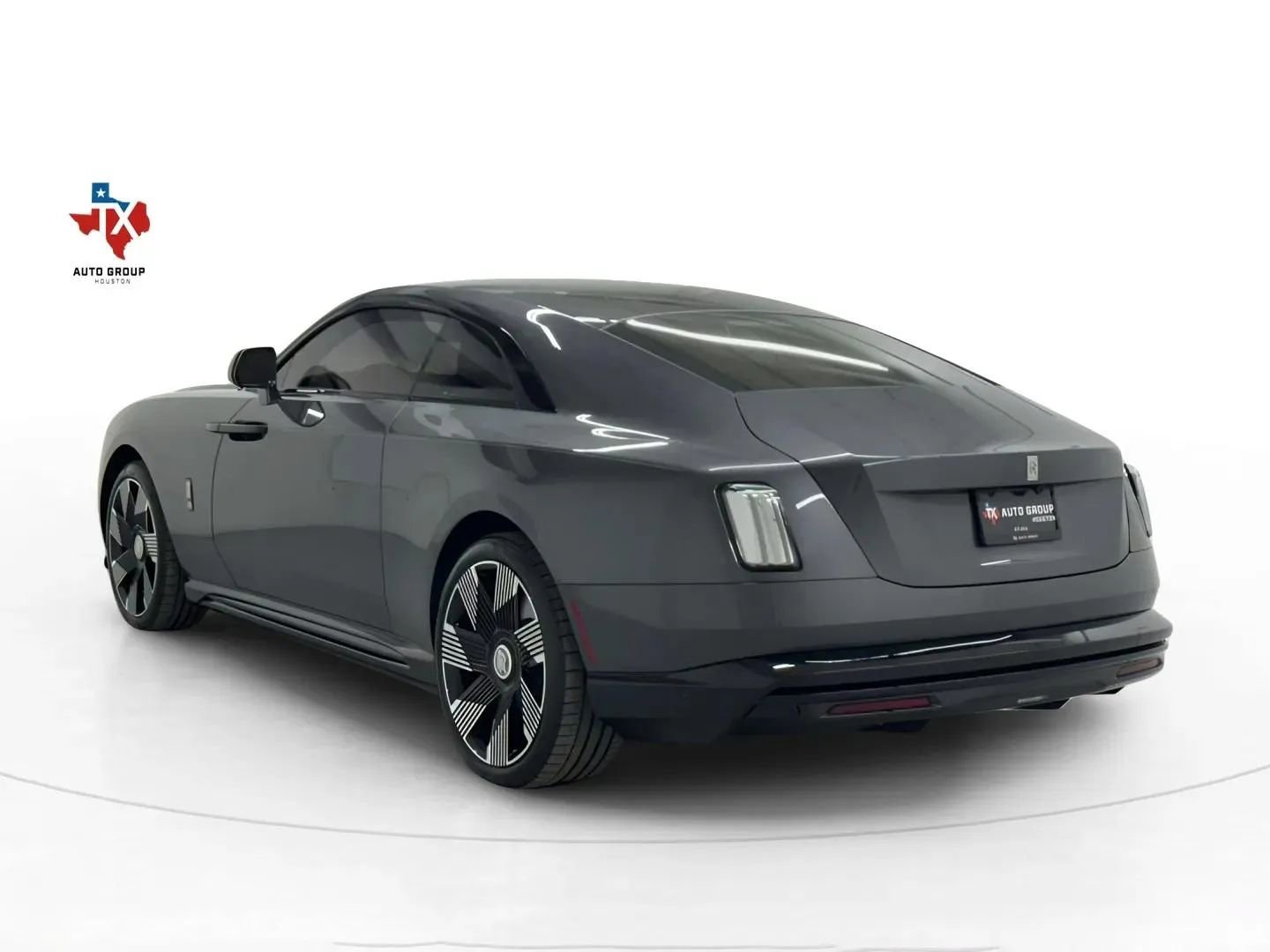 Used 2025 Rolls-Royce Spectre image 4