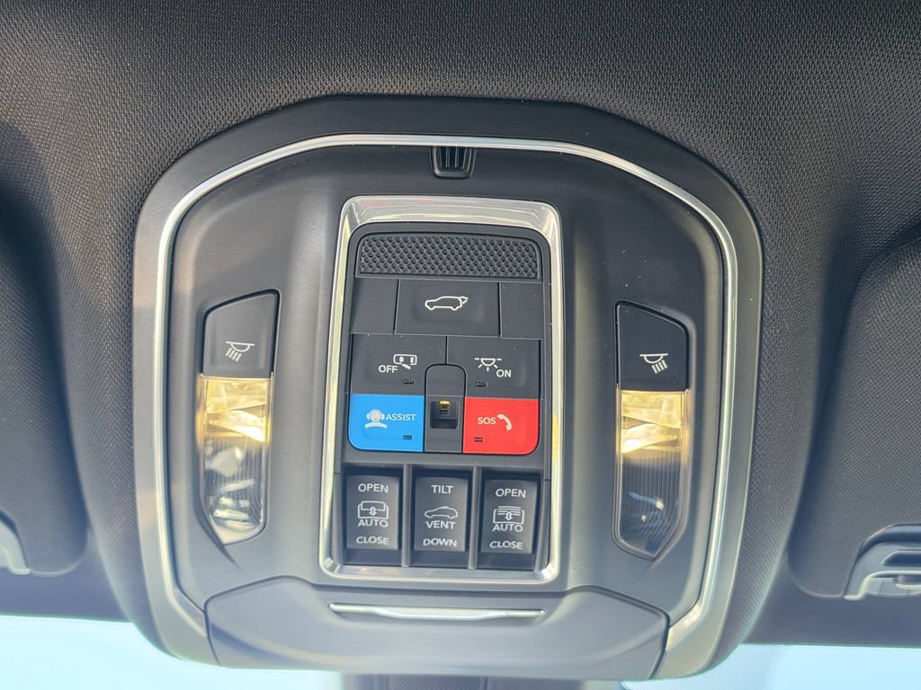 Used 2024 Jeep Wagoneer L 4WD w/ Premium Group I image 27