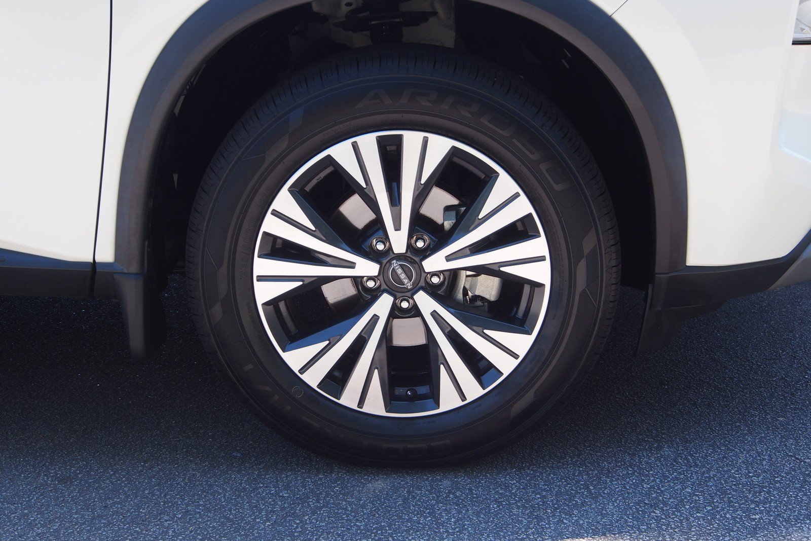 Used 2023 Nissan Rogue SV FWD image 9