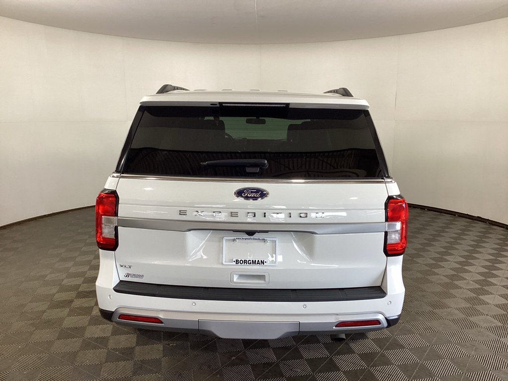 Used 2024 Ford Expedition XLT AWD/4WD image 3
