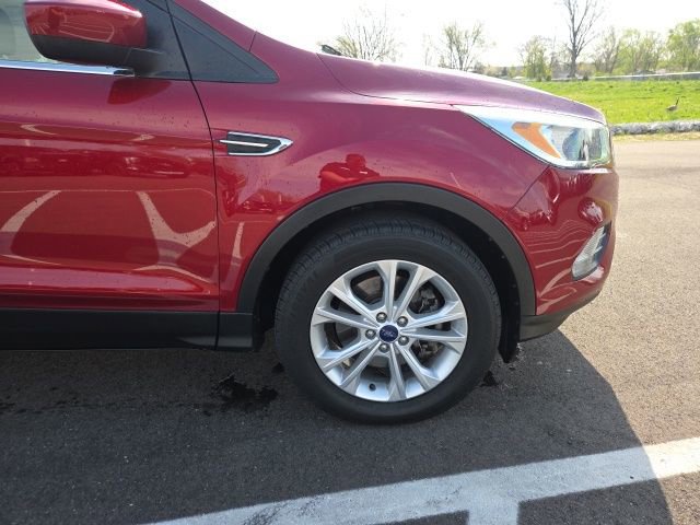 Certified 2017 Ford Escape SE image 4