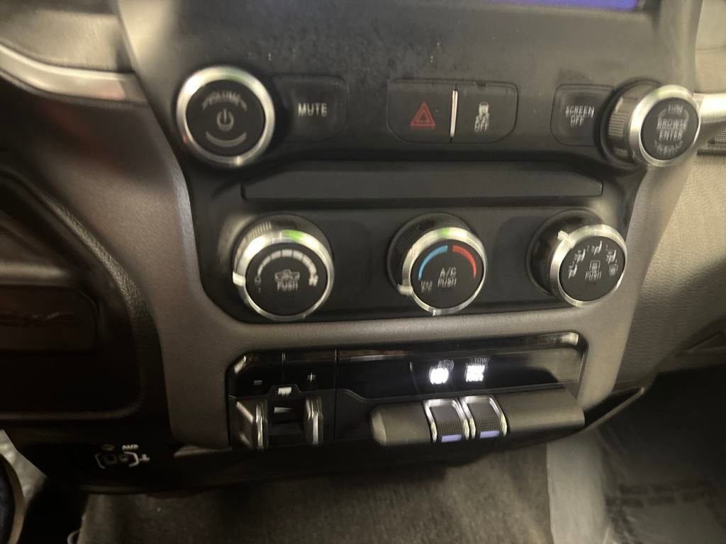 Used 2024 RAM 3500 Big Horn image 24