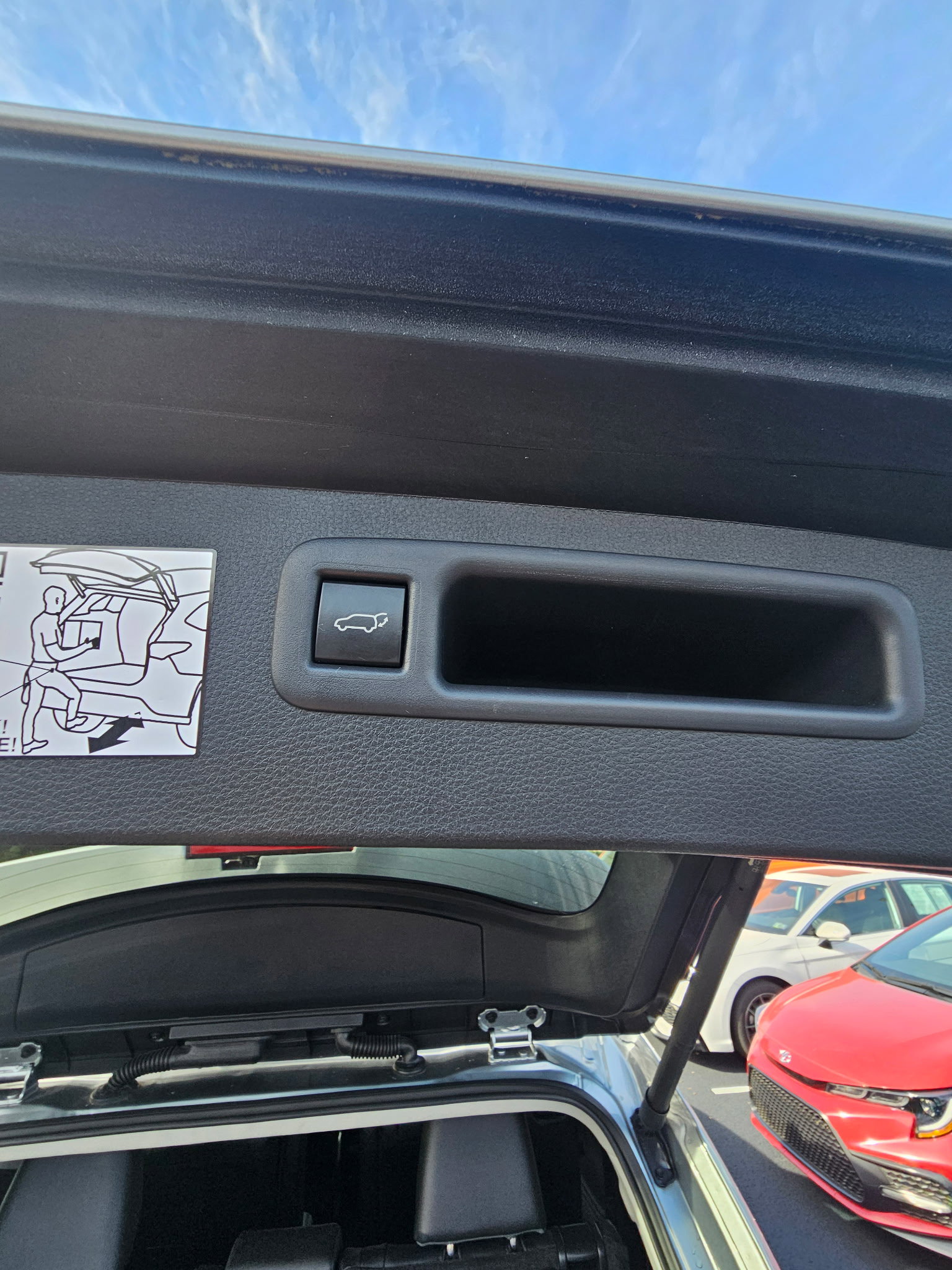 Used 2024 Toyota Highlander XLE image 12