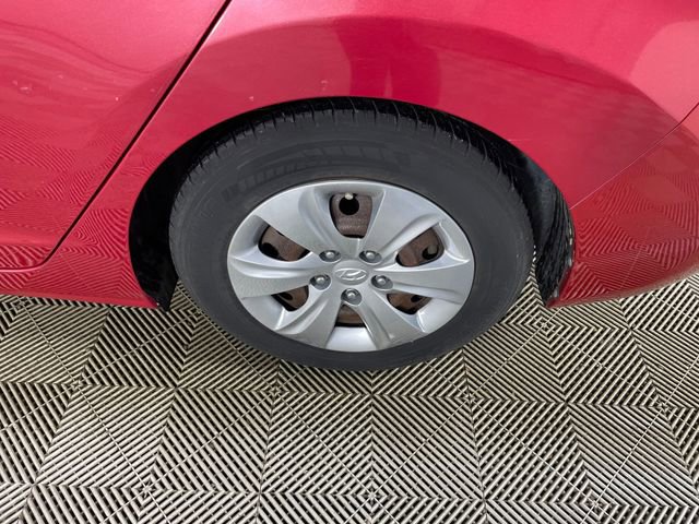Used 2016 Hyundai Elantra SE image 18