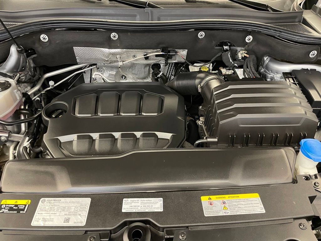 Used 2024 Volkswagen Atlas Cross Sport SE FWD image 32