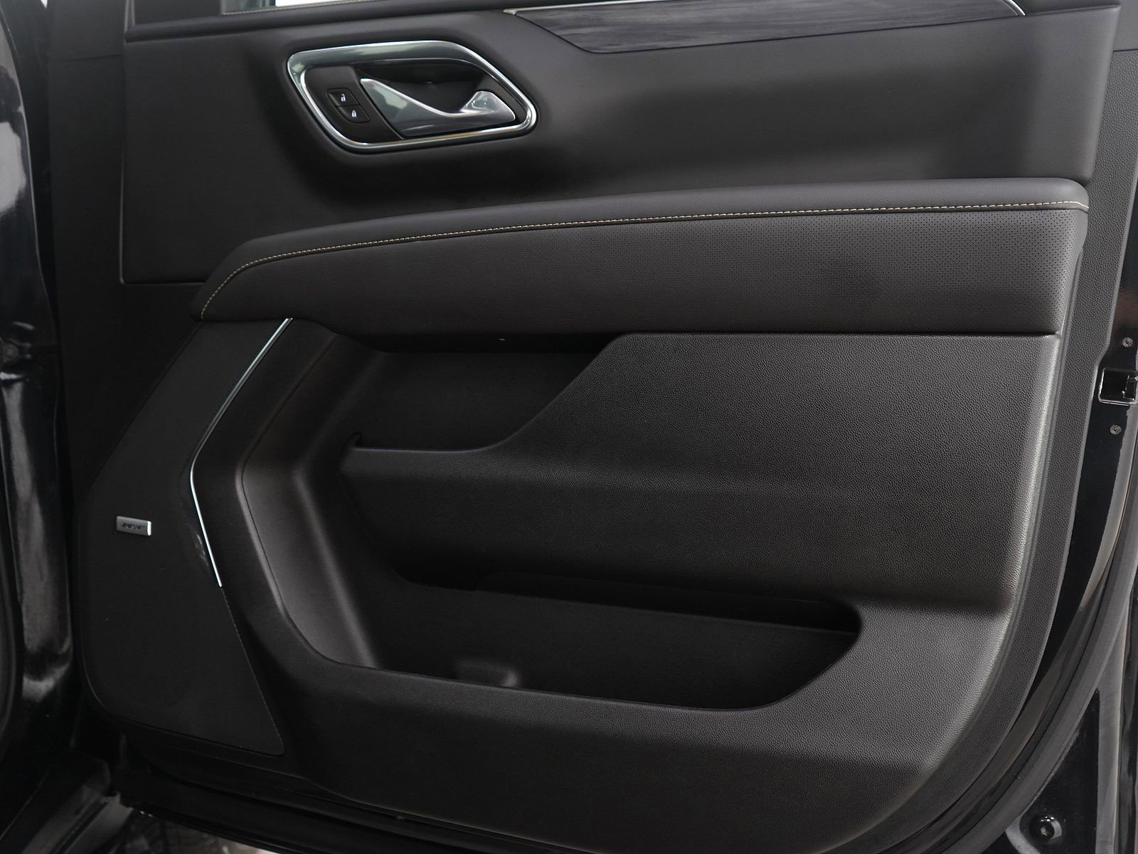 Used 2024 GMC Yukon SLT image 9