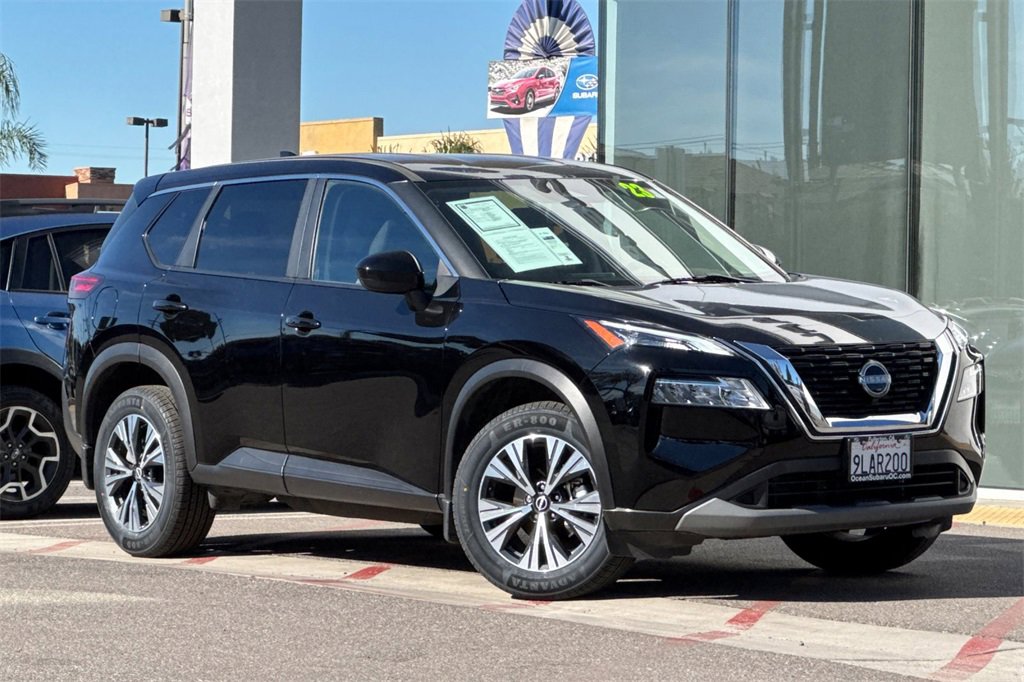 Used 2023 Nissan Rogue SV video 2