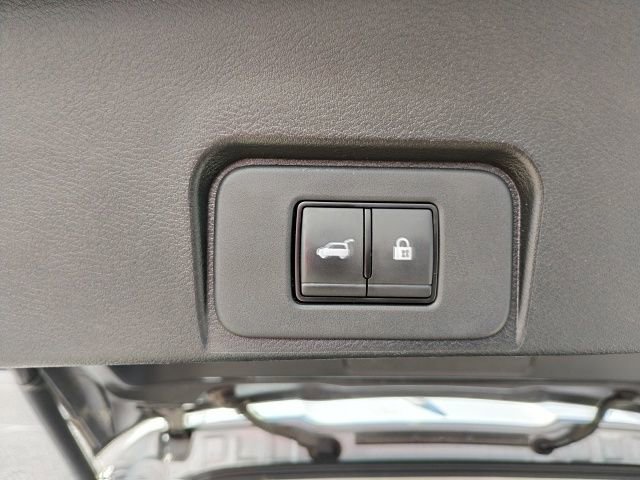 Used 2024 Nissan Rogue SV AWD/4WD image 10