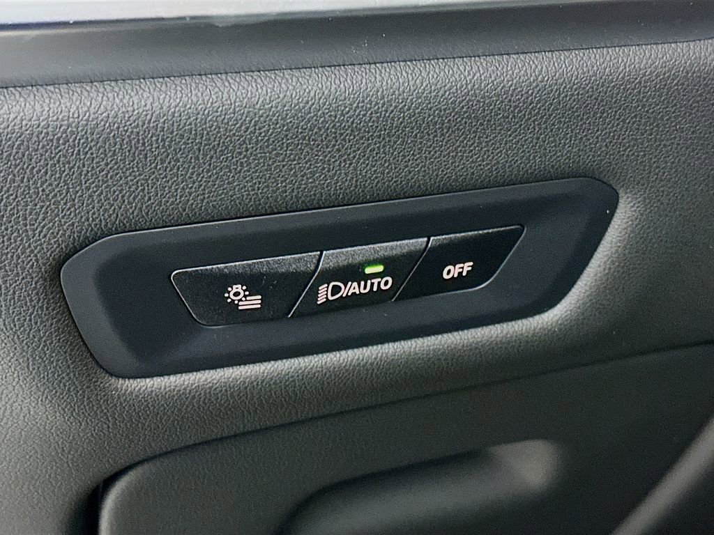 Used 2025 BMW X5 xDrive40i w/ Premium Package image 14